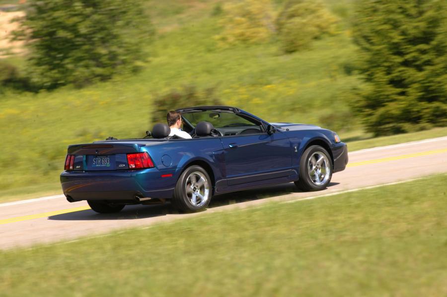  Ford Mustang SVT Cobra Convertible 2002 года  (фото 8 из 103)